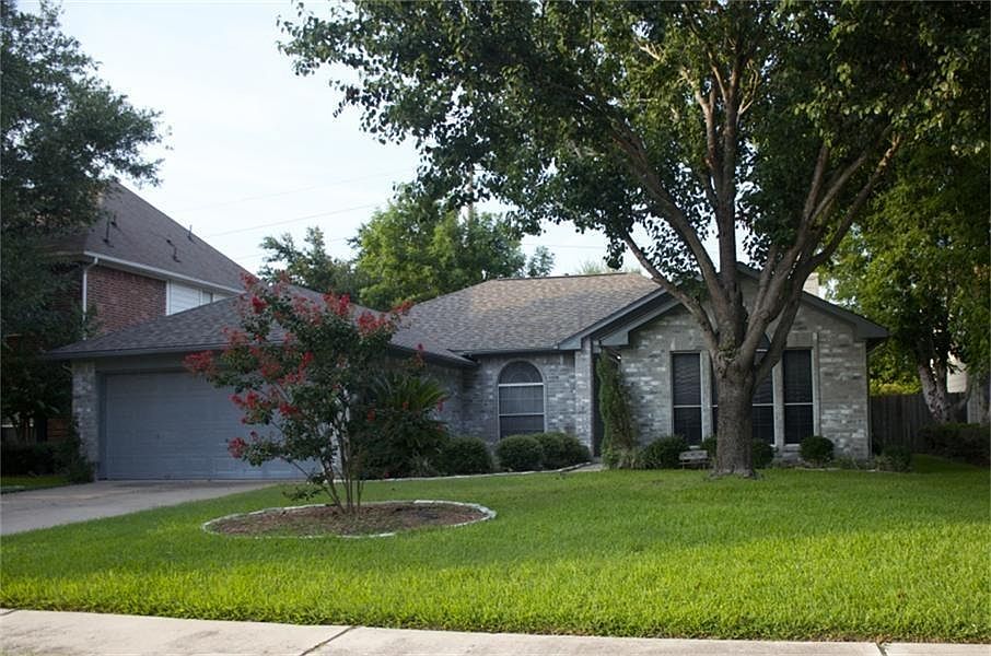1st image of 16526 Crossfield Dr