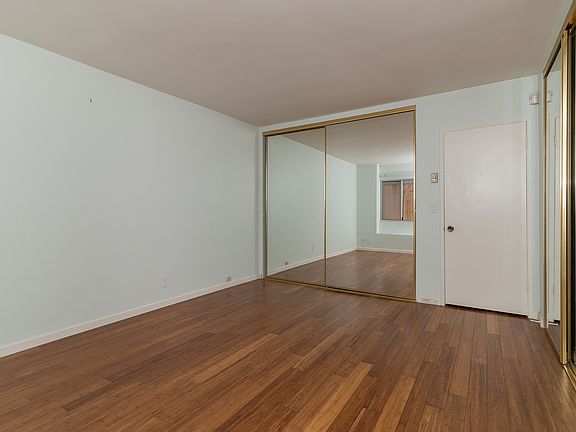 5th image of 5674 Windsor Way Unit 102