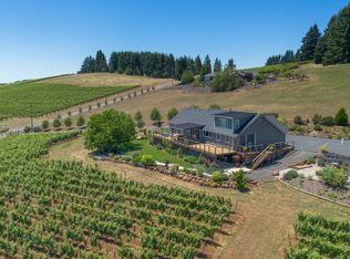 18265 NE Fairview Dr, Dundee, OR 97115