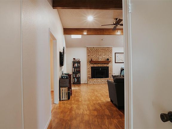 3rd image of 2801 Lynbrook Dr