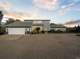 2279 E Grand Blanc Rd, Grand Blanc, MI 48439