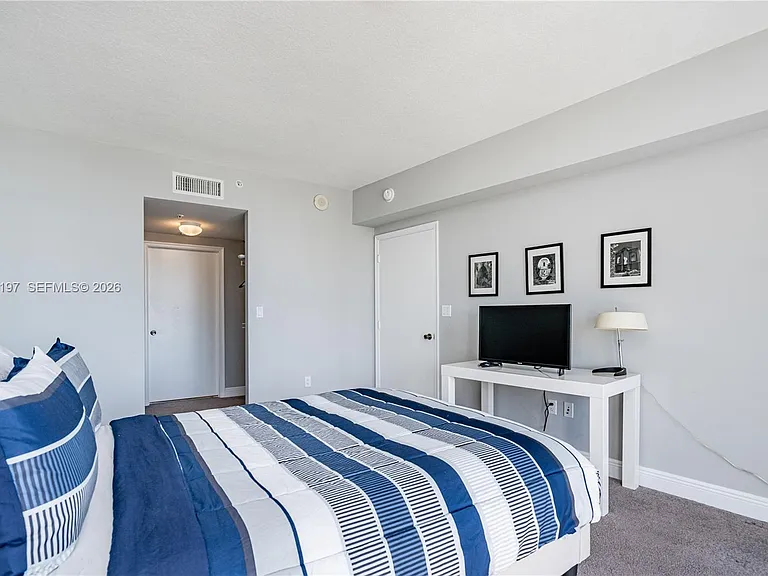 1750 N Bayshore Dr #3410 — Photo 3