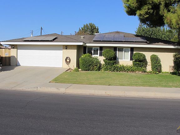 3rd image of 3912 Crescent Dr