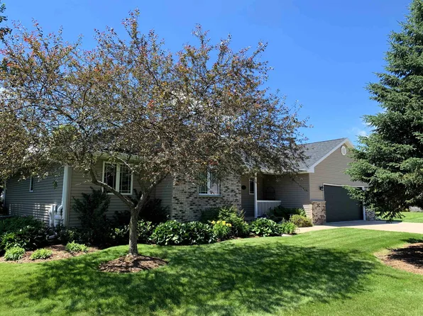 140 Dykstra Dr, Fall River, WI 53932