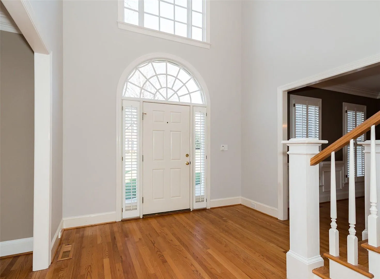 Waterfront Community Estate Home at Sterling Pointe in Cornelius — Photo 3