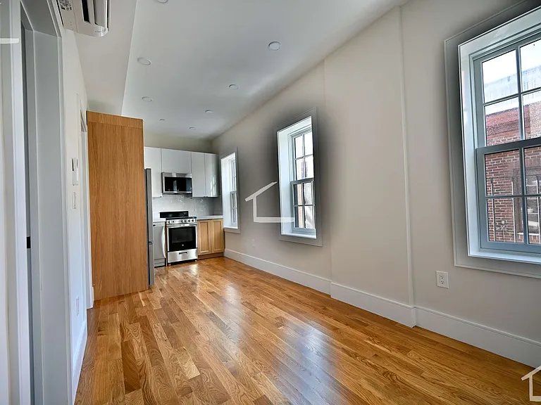 15 Winchester St #8 — Photo 1