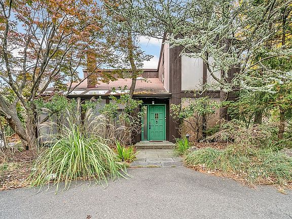2nd image of 510 Prospect Ave