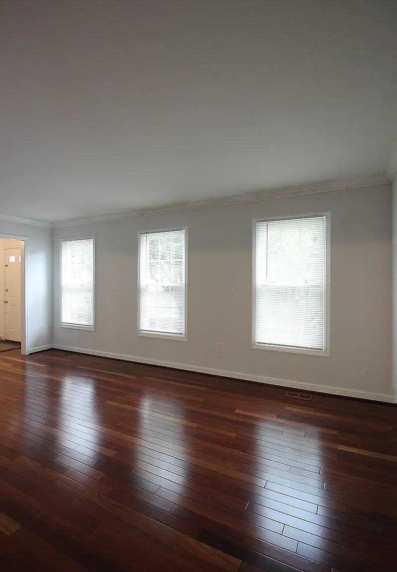 5 bed, 3.5 bath, 7074 sqft, $3,950 — Photo 4