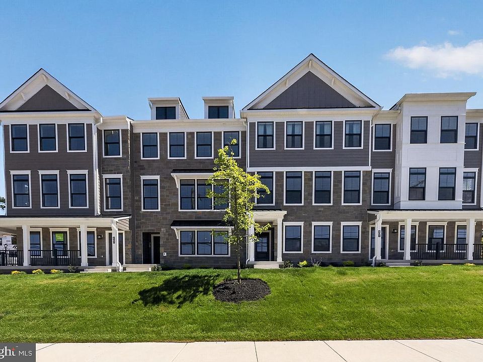 1st image of 427 Pennybrook Court Redford End #8