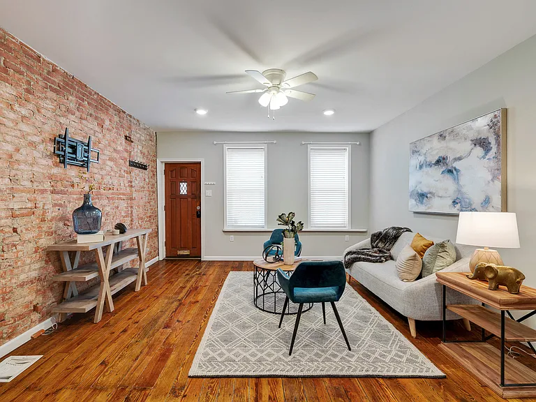 430 McClellan St — Photo 1