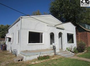 219 E 1st St, McPherson, KS 67460
