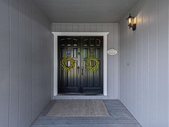 3rd image of 733 Whispering Bay Lane