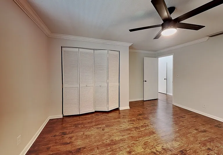 3801 1/2 W Palmira Ave — Photo 13