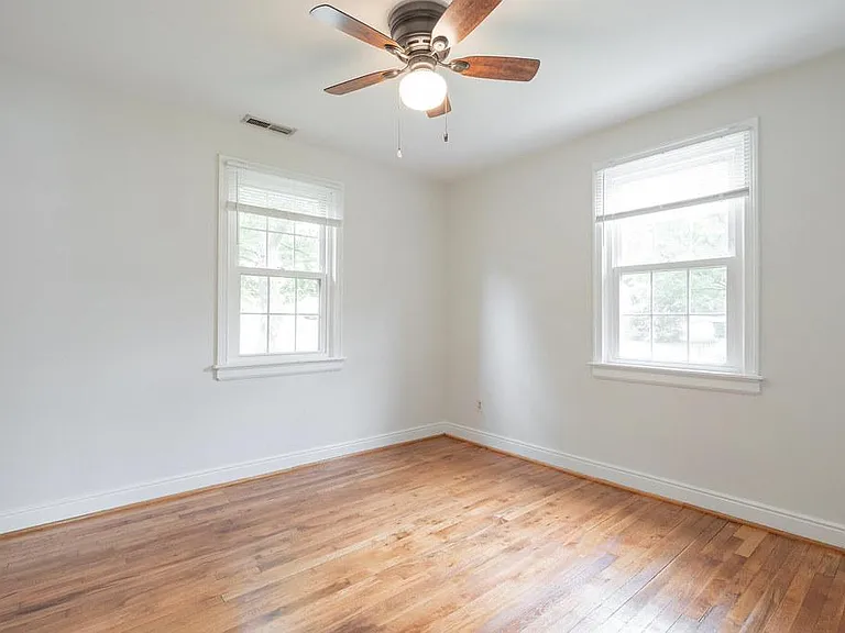 6408 W Grace St — Photo 16