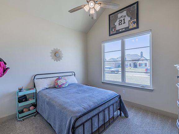 3rd image of 520 Avenue U