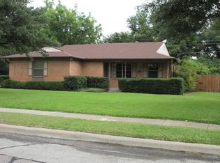 106 W Highland Dr, Irving, TX 75062