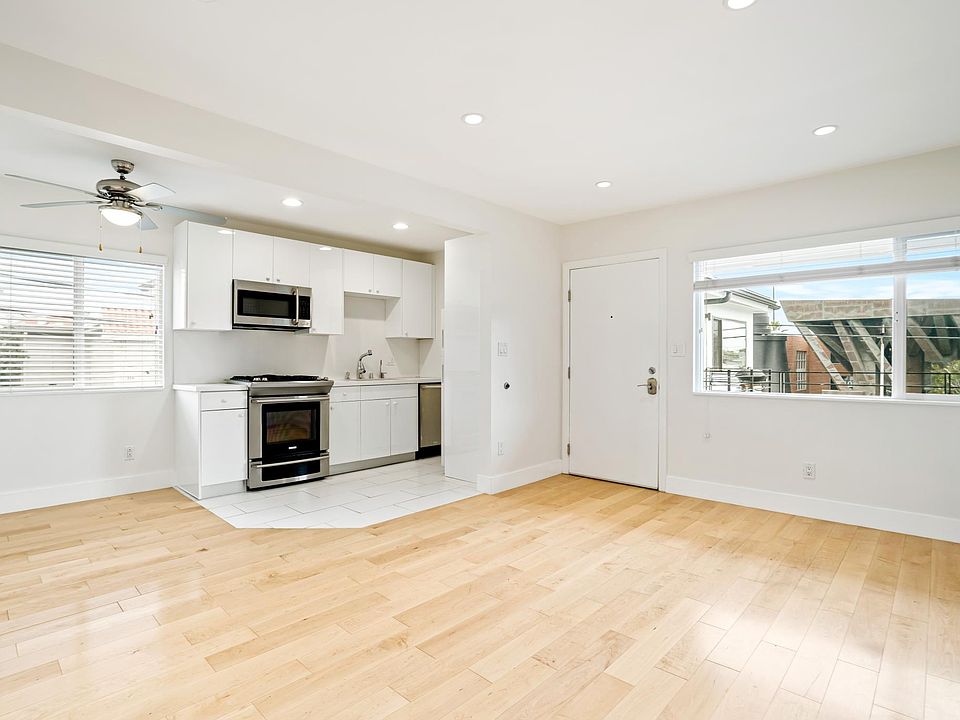 Corner upper unit.... Large open space
