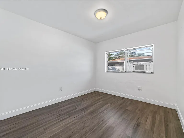 15940 NE 19th Ct #3 — Photo 9