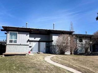 92 W Queen Isabella Close SE, Calgary, AB T2J3R1