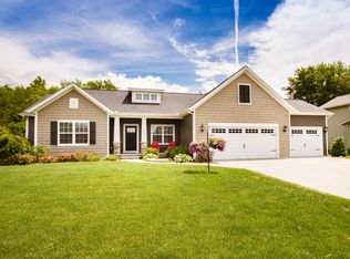 87 Brett Wood Ct, Holland, MI 49424