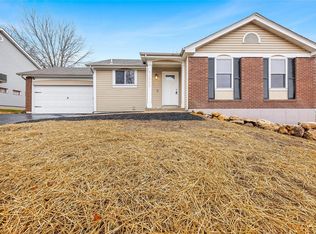1820 Fairwood Forest Dr, Saint Peters, MO 63376