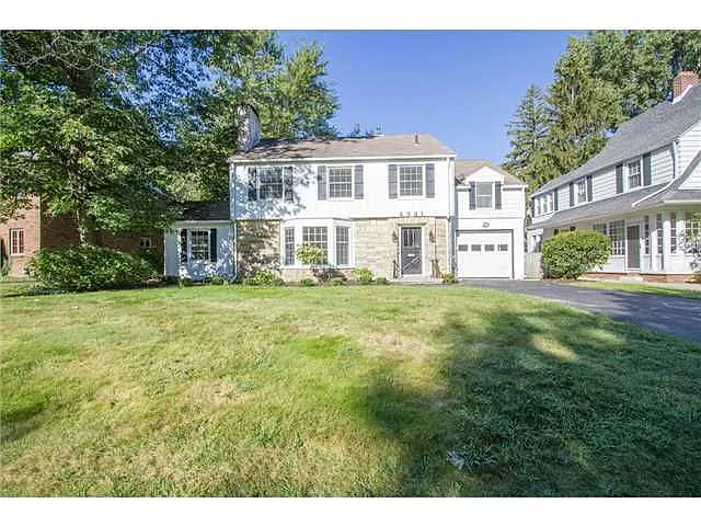 2331 Hempstead Rd photo 1
