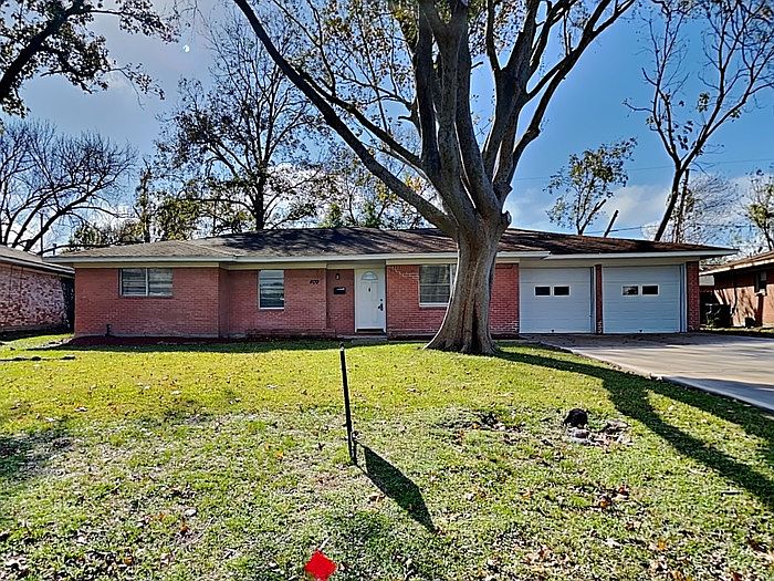 1st image of 409 Pamela Dr