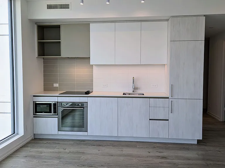 7890 Jane St #1909 — Photo 9