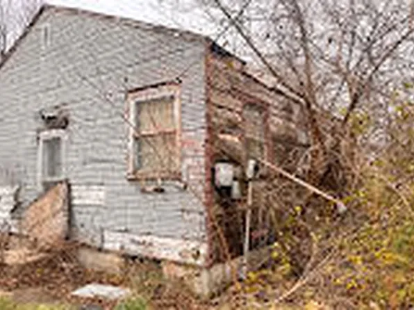 1976 Missouri Ter, Gary, IN 46407