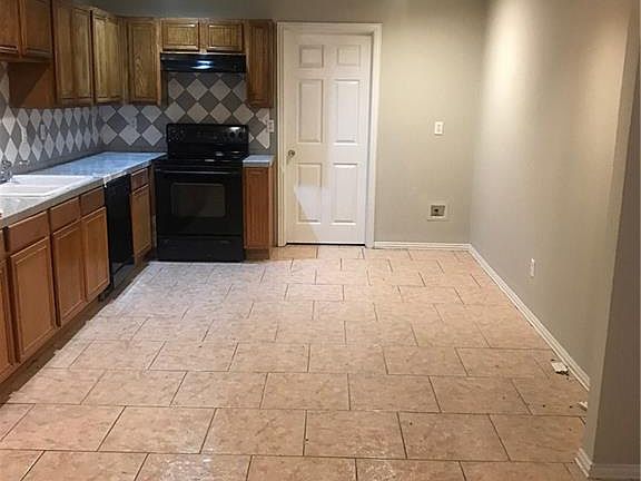 2nd image of 1221 Pleasant Dr