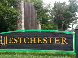 2201 Saratoga Dr APT 4, Springfield, IL 62704