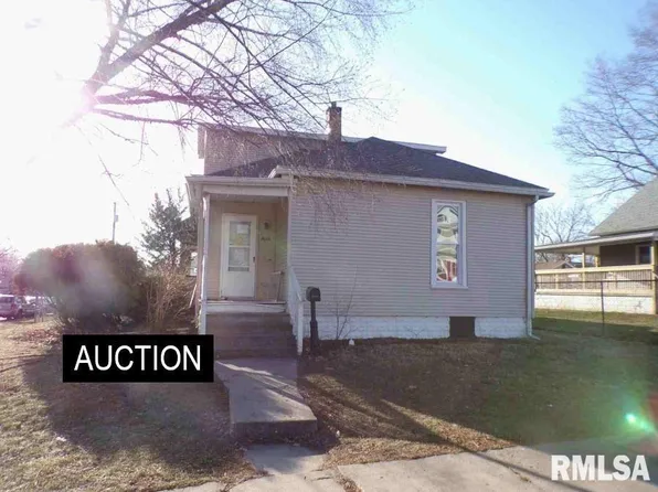 808 E 9th St, Muscatine, IA 52761