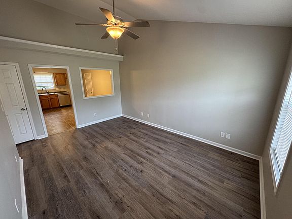 3rd image of 404 Faulkner Dr