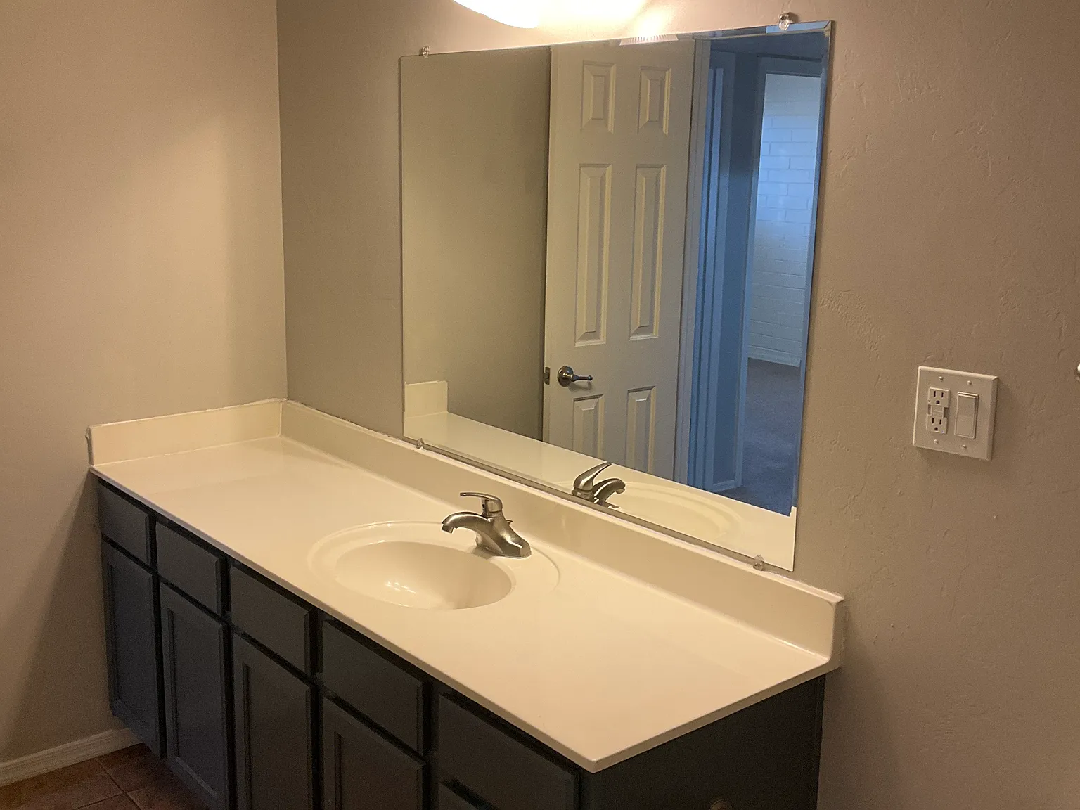 3 bed, 1.5 bath, 1326 sqft, $1,495 — Photo 3