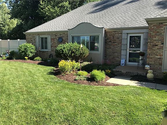 5th image of 1853 E Woodcrest Dr