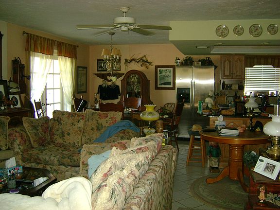 5th image of 3619 SW 6th Pl