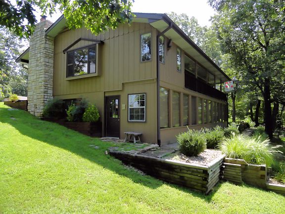 3rd image of 46 Cricket Hill Ln