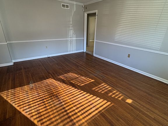 3rd image of 1624 Whitney Ave
