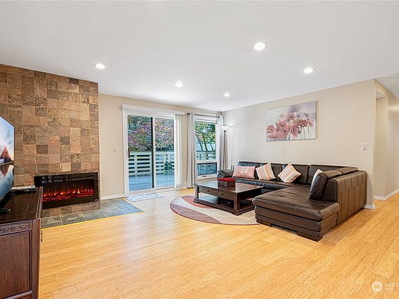 4th image of 1019 156th Avenue NE #B3