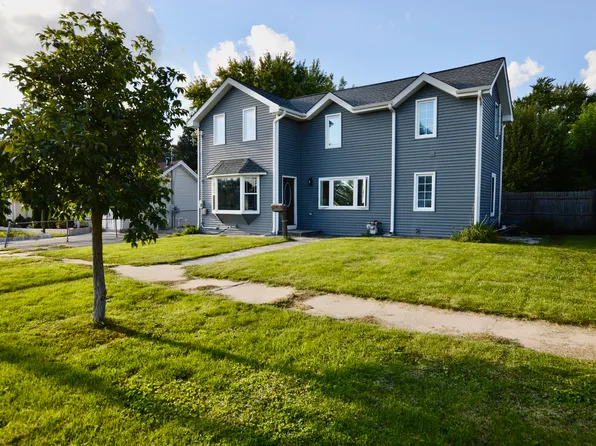 503 W Blackman St, Harvard, IL 60033