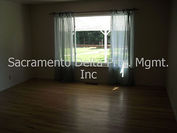 3rd image of 3730 Horton Ln