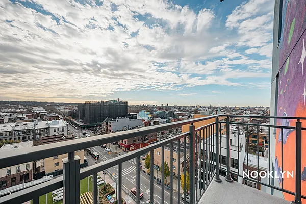 Rented by Nooklyn NYC LLC | media 52