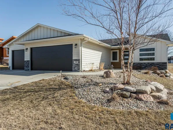 310 Ceylon Ave, Tea, SD 57064