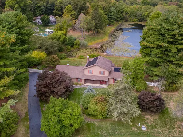 102 North Mill Circle, Guilford, CT 06437