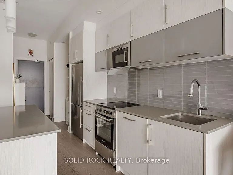 255 Bay St #318 — Photo 9