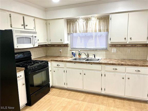 5th image of 1275 Lincoln Ct