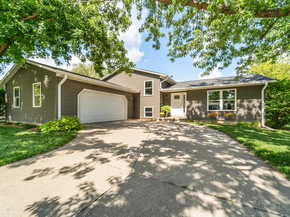 2401 White Oak Dr, Ames, IA 50014