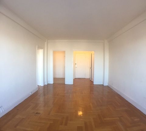 3rd image of 36 Plaza St E APT 10E