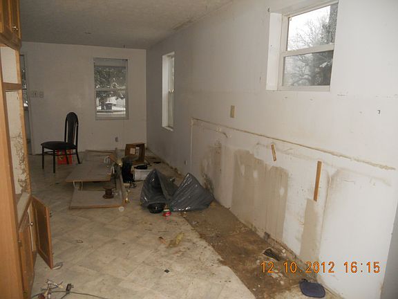 5th image of 23781 Keller St