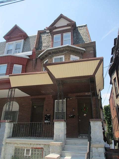 1st image of 224 S 51st St APT 2
